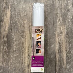 Cricut cuttables white magnet material